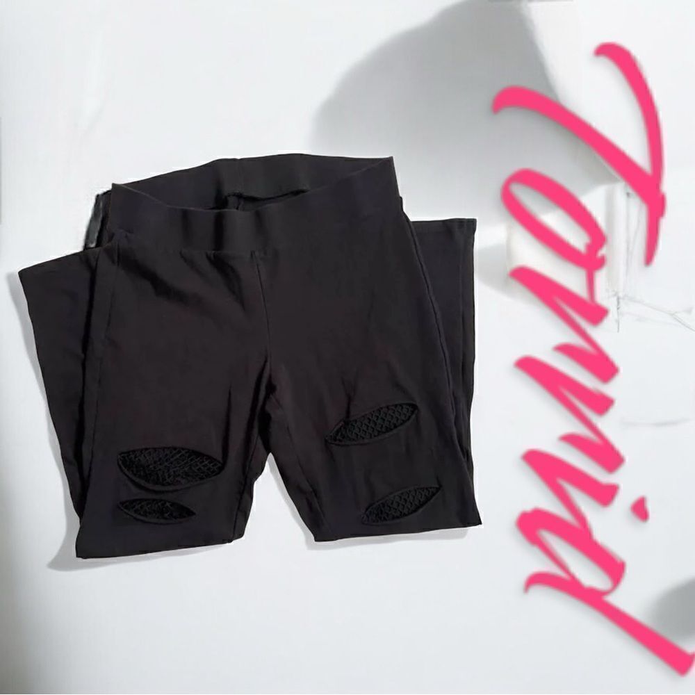 Torrid Leggings l Black Distressed/Mesh Accents l 2 Front Pockets l 0 l EUC